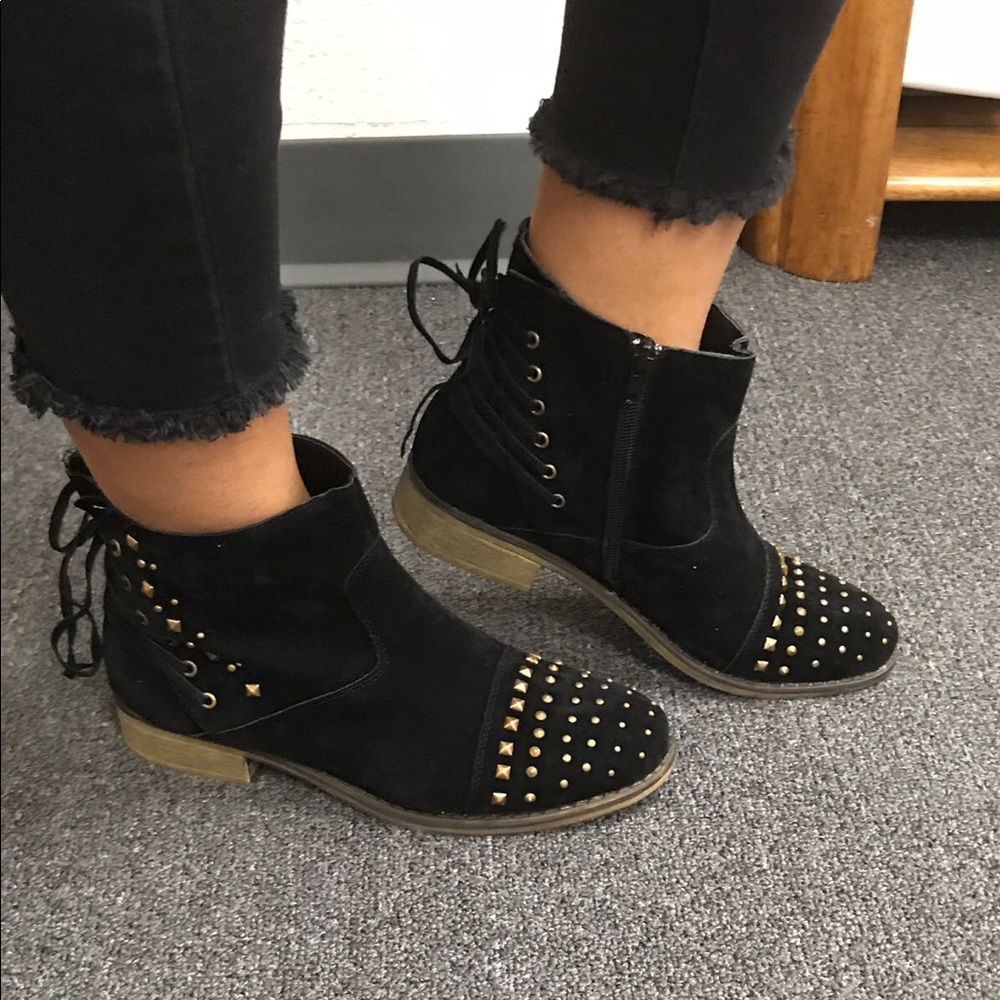 Ladies low heels ankle booties W studs
